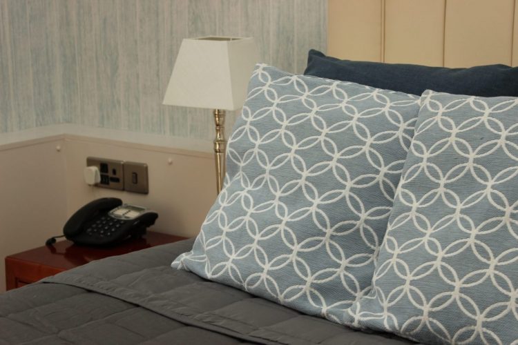 Old Kings Arms bed
