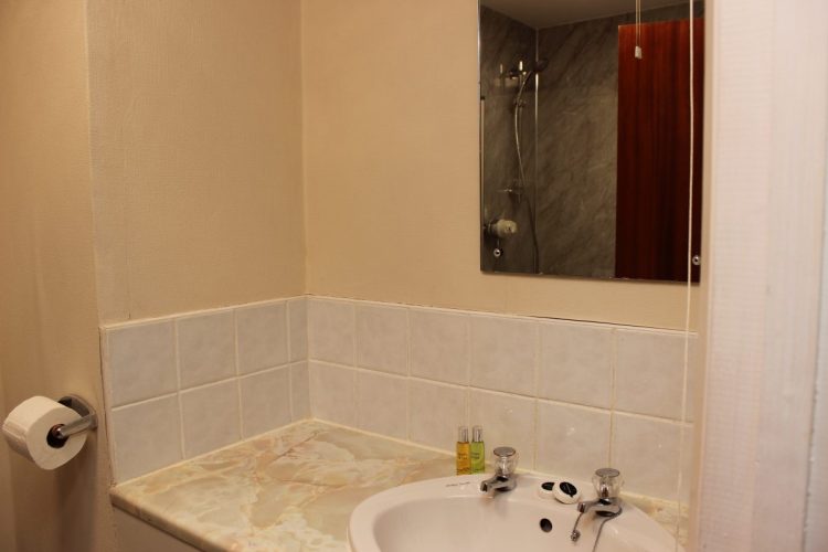 Old Kings Arms Bathroom